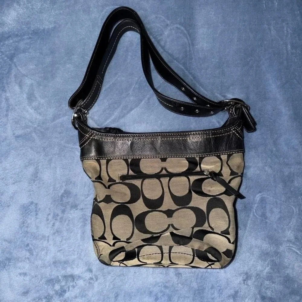 Vintage Coach black and tan shoulder bag bucket bag